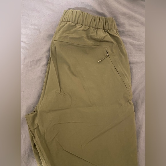 Men’s Lululemon Olive Green Relaxed Fit Stretch Pants 29” Inseam - Picture 2 of 2